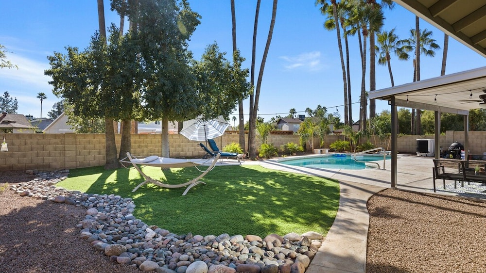 Modern and Stylish Remodeled 4 Bdrm w/ HTD Pool!