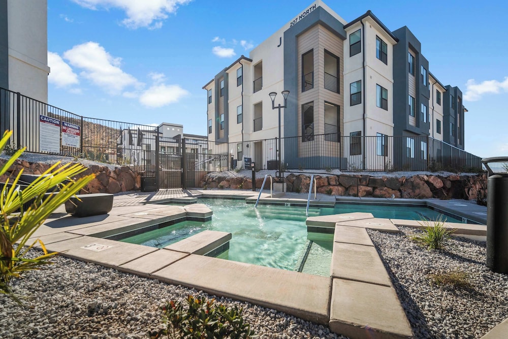 The View Resort Amenities & Epic Views!