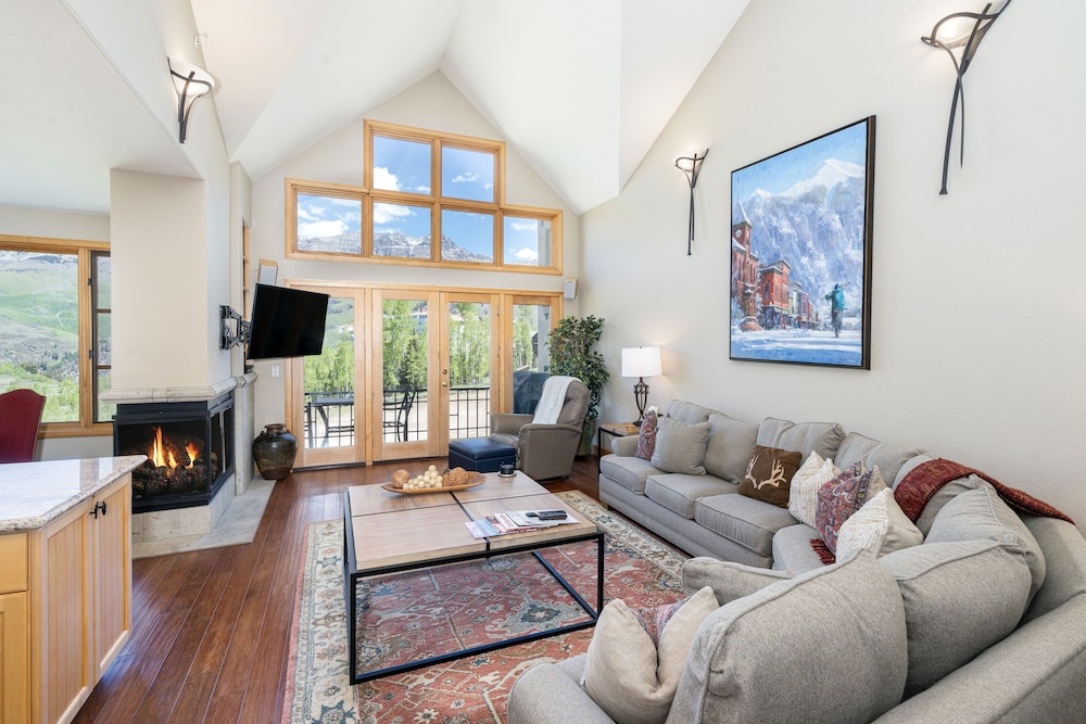 Slopeside Chalet 3 Bedroom Townhouse by Alpine Lodging Telluride