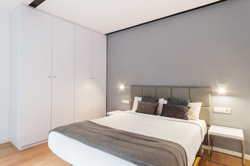 Modern and Chic Apartments in Gracia — фото 2