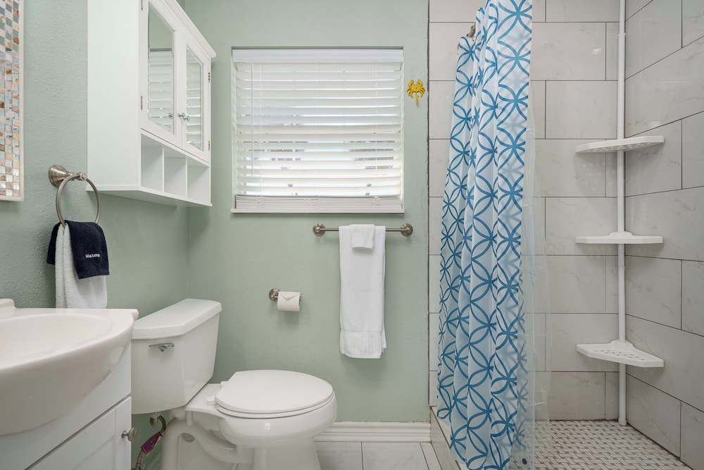 Rockport Redfish Cottage by Miss Kitty’s