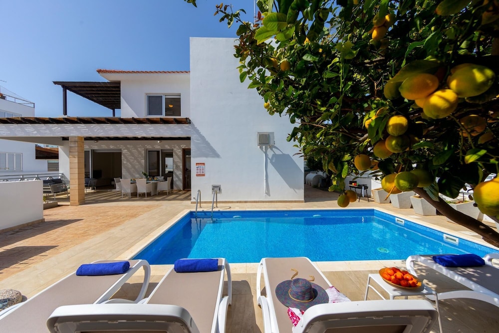 Protaras Sapphire Seaside Villa — фото 4