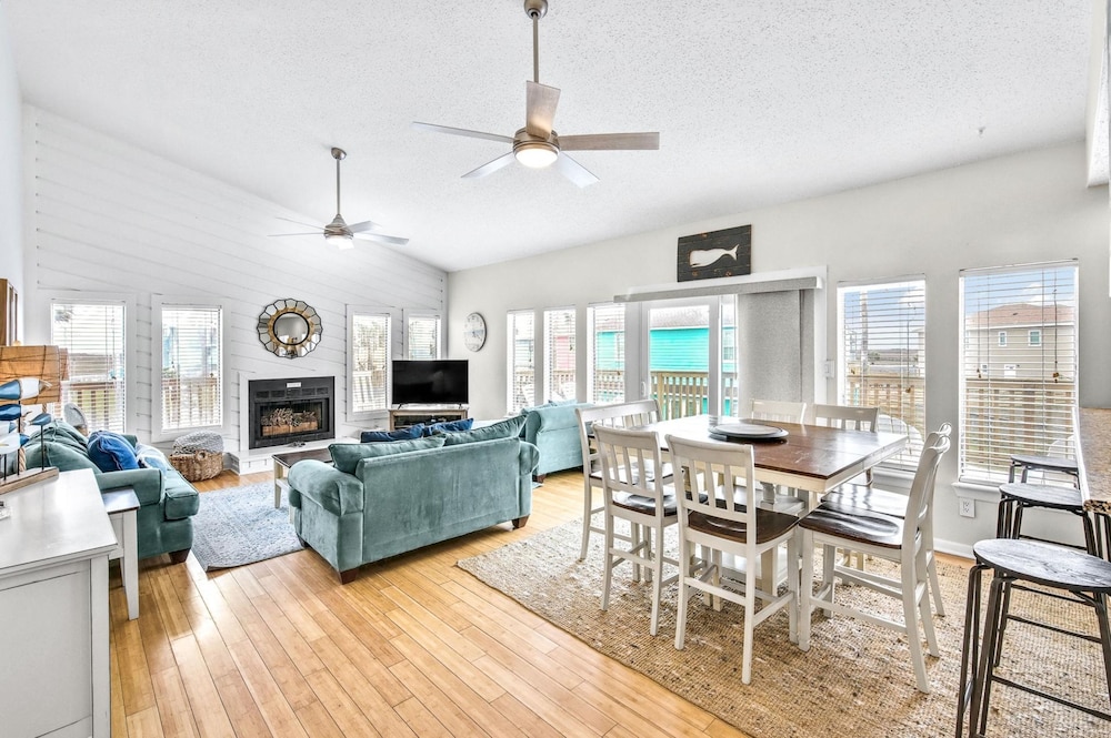 The Salty Sandpiper by Silver Sands Vacation Rentals