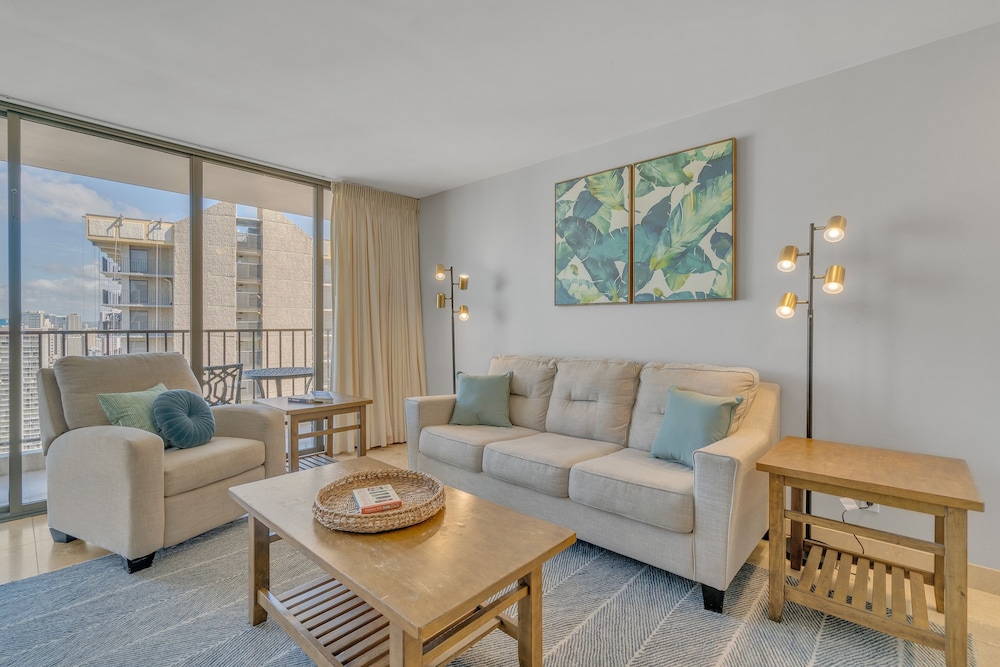 Beach Oasis with Ocean & City Views with FREE Parking!