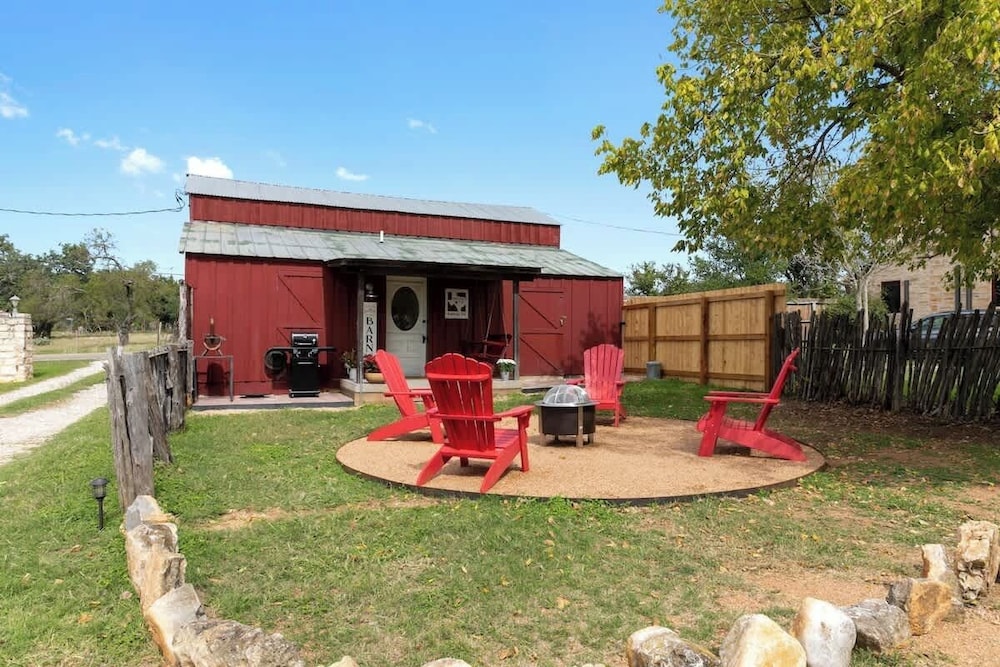 Gorgeous Barn Cabin 10min From Main St!