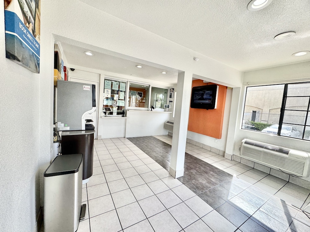 Studio 6 Suites – Bellflower, Ca - Los Angeles