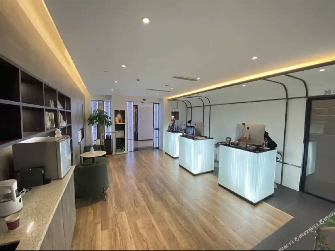 Shanqi Houshe High-altitude Riverview Hotel (Chongqing Beibin Road Yujia Wharf)
