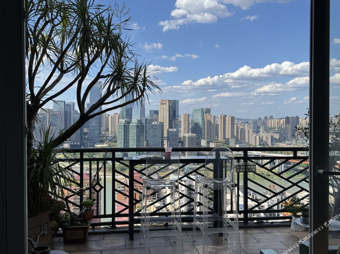 Two Lazy Bugs Hostel (Jiefangbei) — фото 2