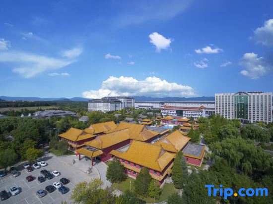 Jiu Hua Spa & Resort