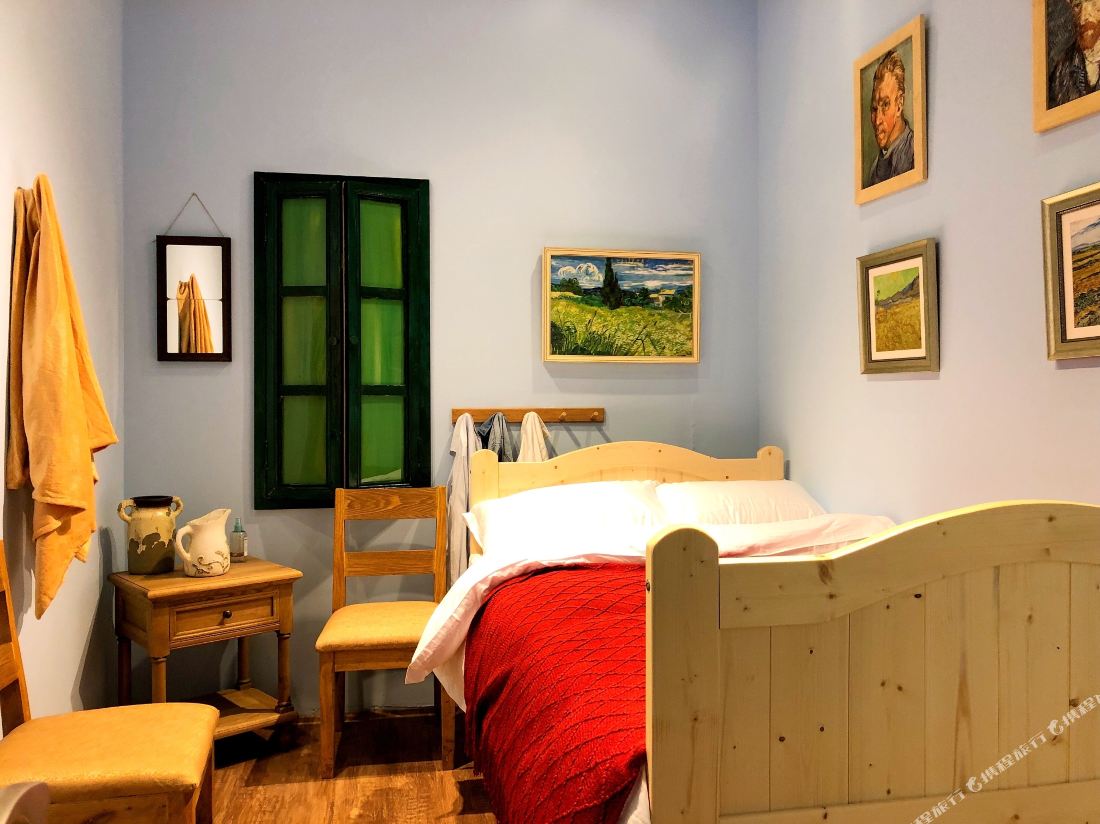 Two Lazy Bugs Hostel (Jiefangbei) — фото 5