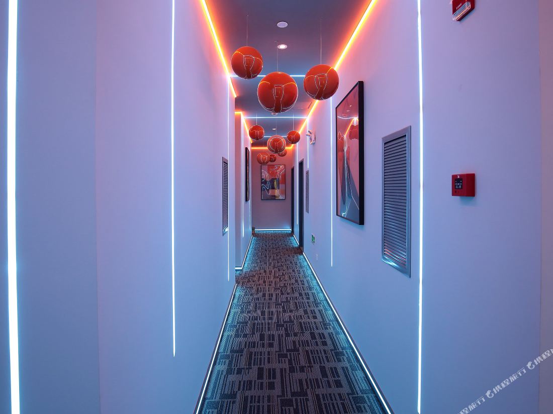 Shanghai Lianke Electric Sports Hotel