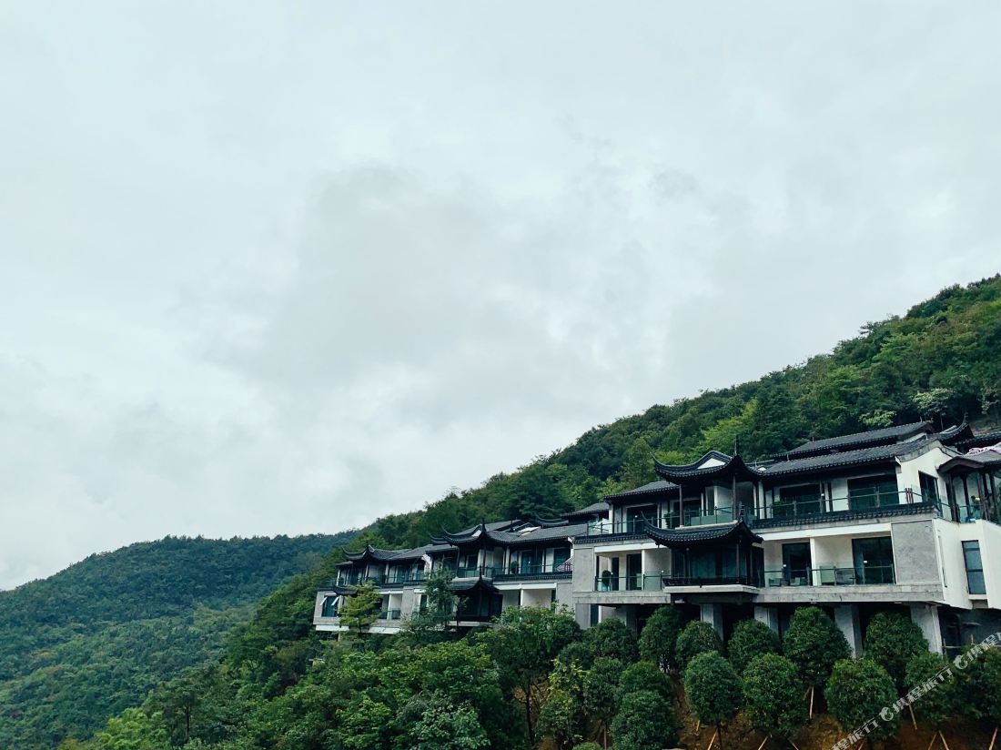 Chongqing Jinfoshan Liangyu International Resort