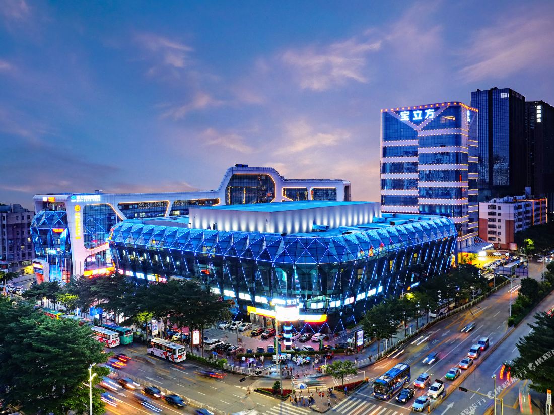 Gems Cube International Hotel（Liutang Metro Station Store）