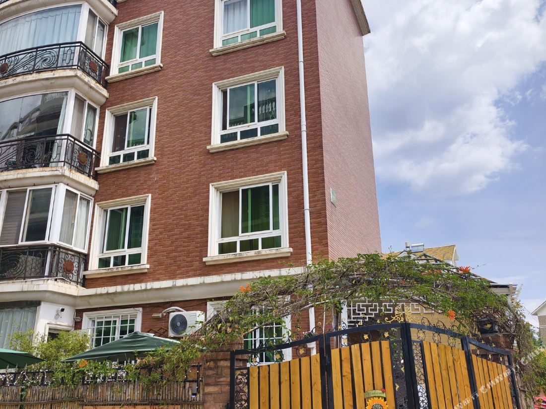 Yihuaxuanting Homestay (Kunming Dianchi Haitang Dam)