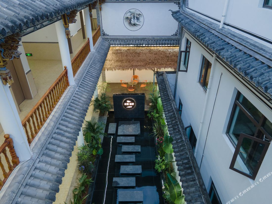 Cloud·Qing oxygen ins poolside Xinyu Holiday Meisu (Dali Ancient City South Gate Branch)