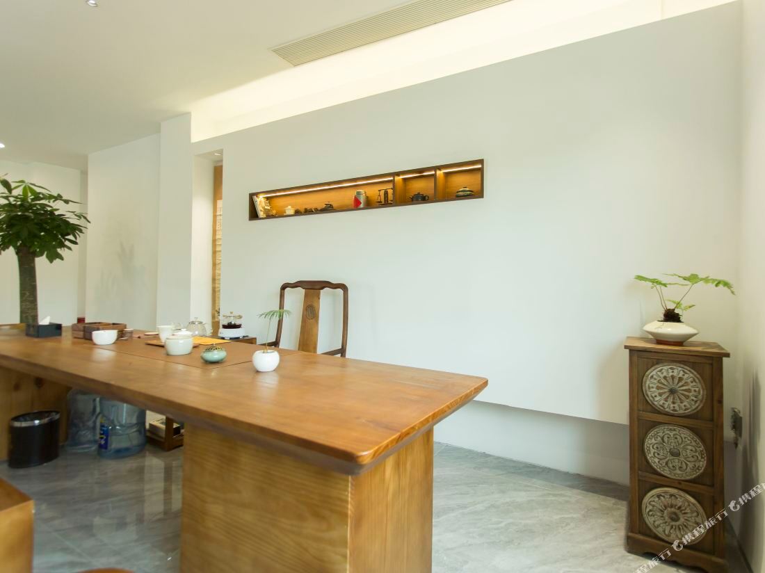 Xiamen Yuehaishu Hotel (Huangcuo Beach Branch on Huandao Road)