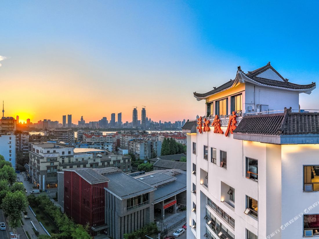 Qingneng Qingjiang Hotel (Wuhan Yellow Crane Tower Tanhualin)