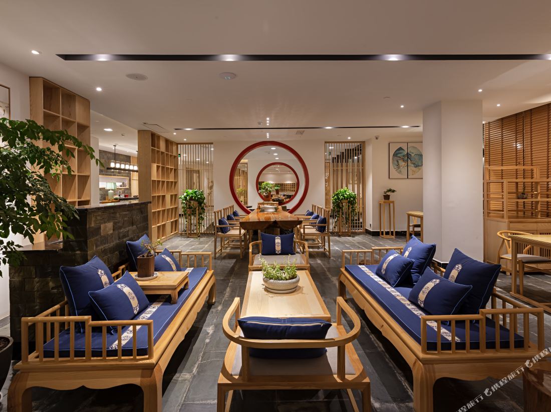 Puer Jiusi Suyuan Hotel