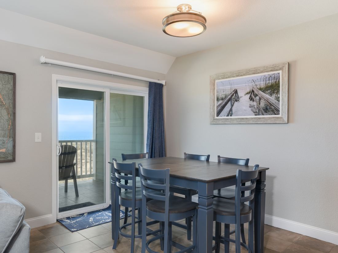Oceanfront Deck and Community Pool - Inviting Coastal Sanctuary — фото 4