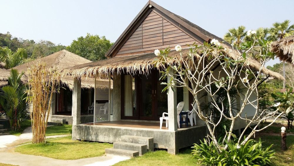 Nana Beach Hotel & Resort