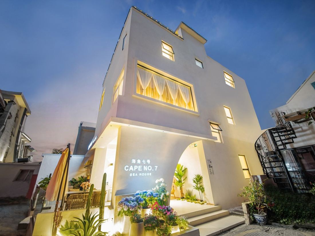 Cape No. 7 Sea House