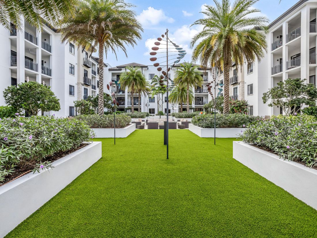Naples Square Paradise — фото 3