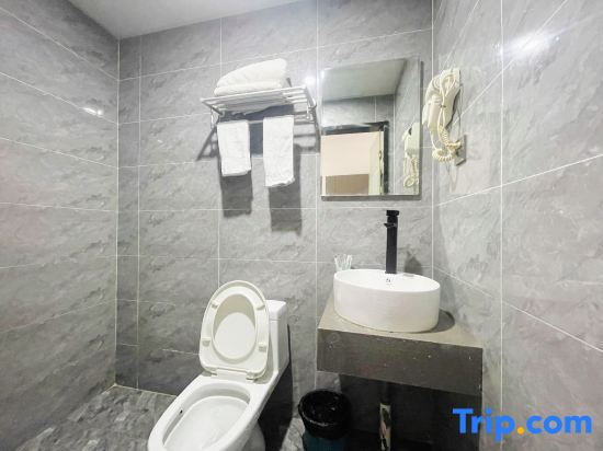Shanghai Haojia Hotel (Songjiang Sports Center Subway Station)