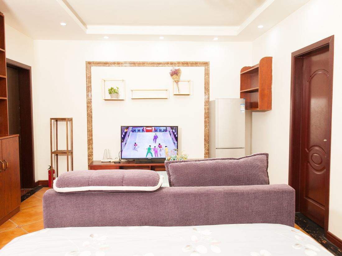 Chongqing Ruika Apartment (Guanyinqiao Pedestrian Street Haochi Street)
