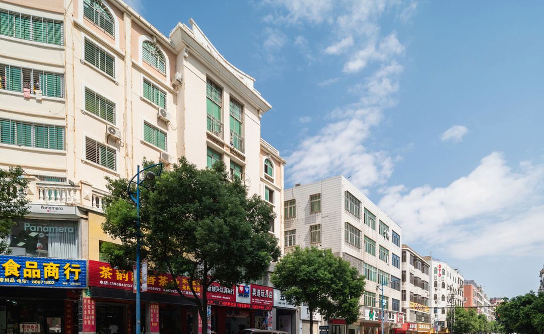 Wanjia Dongfang Hotel