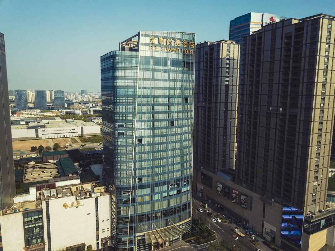 G.E. Summit Hotel — фото 2