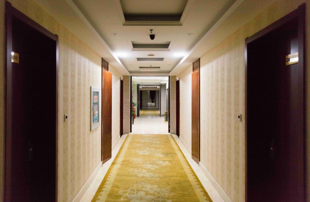Nishi Kingmau Hotel