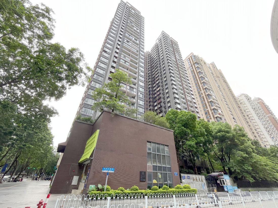 Vegas Hotel Apartment (The Pearl River Metro Station Visa Office of the American Consulate)