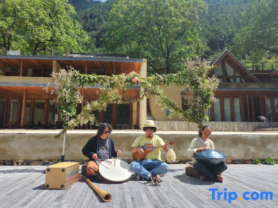 Selong Village The Hidden House Resort Hotel