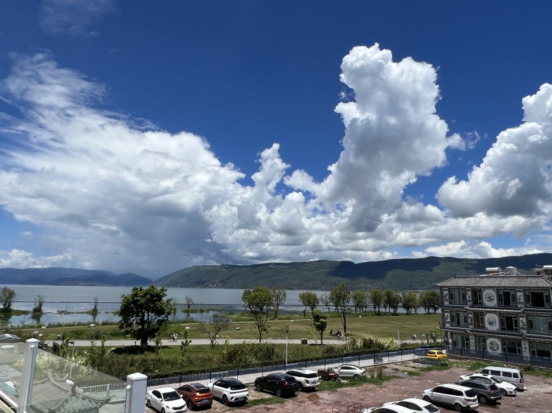 Dali two clouds seaside inn — фото 5