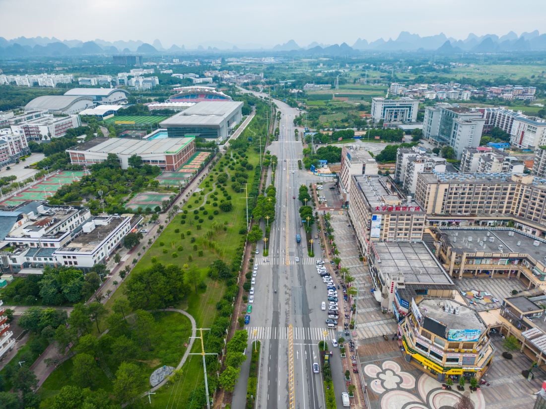Guilin Theme Hotel (Yanshan Campus of Guangxi Normal University)