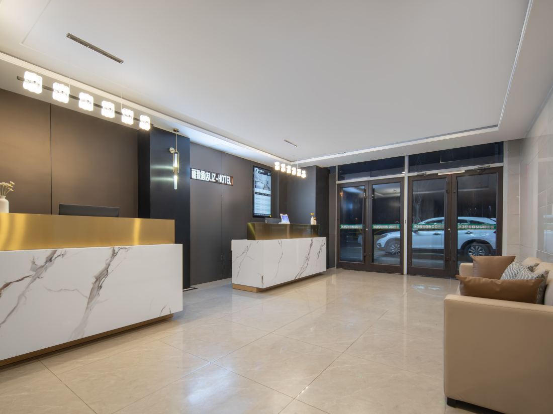 LIZ HOTEL — фото 3