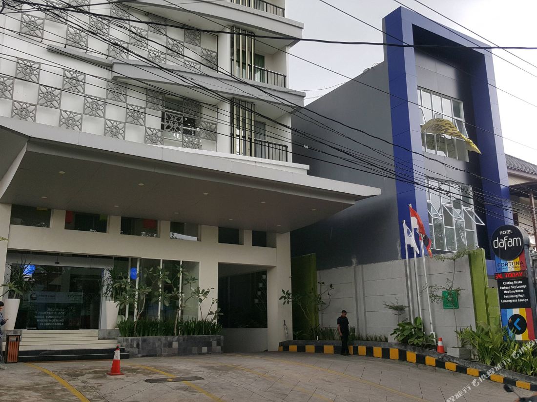 HOTEL FORTUNAGRANDE SETURAN YOGYAKARTA