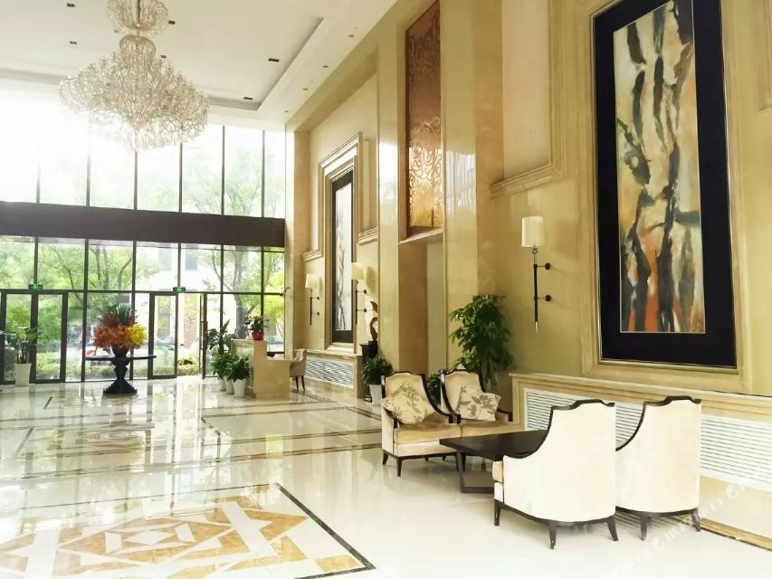 Light Luxury Apartment