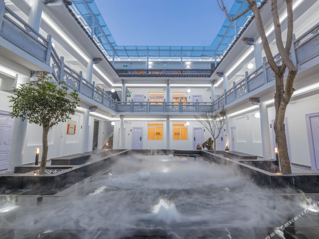 Day Youth Hotel (Dali Ancient City Pedestrian Street)