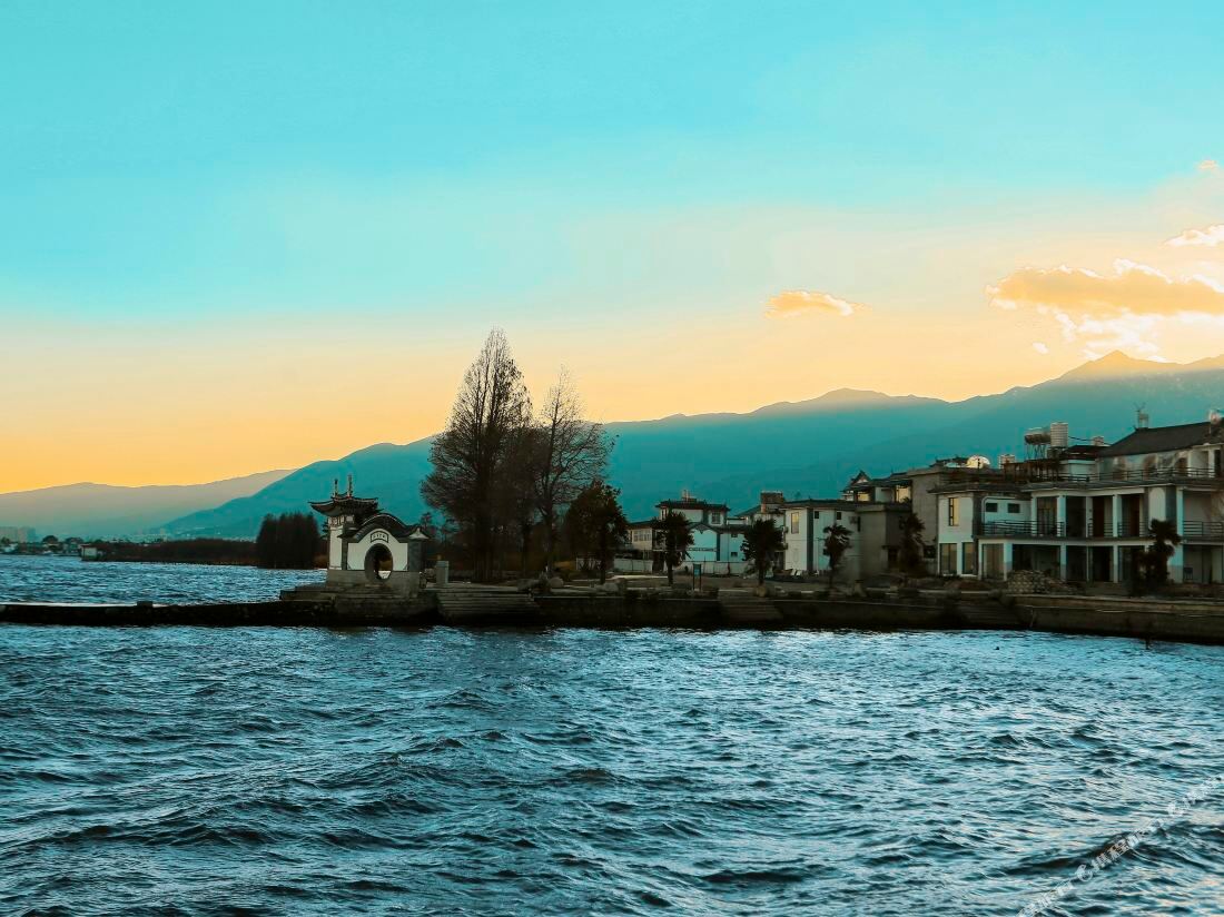 Longkang Guduyuan Lake View Inn