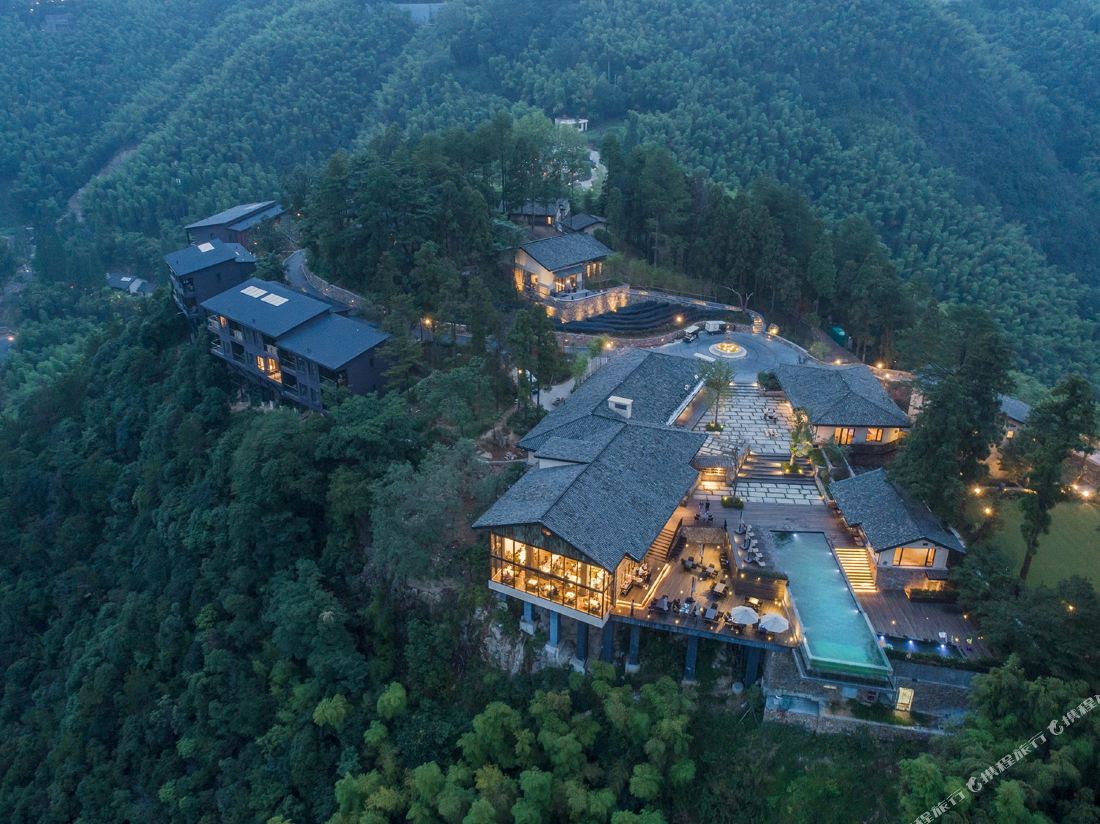 naked Castle Resort