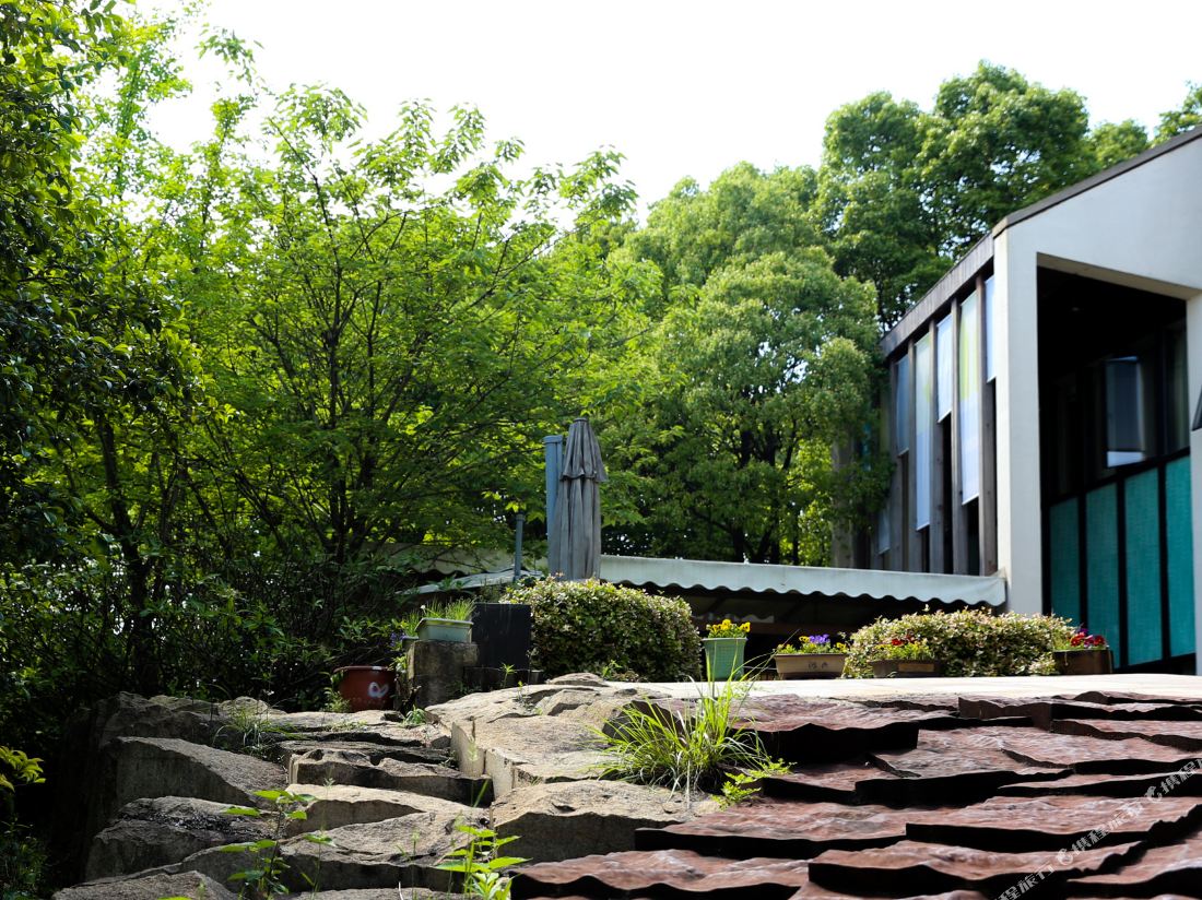 REYI International Youth Hostel