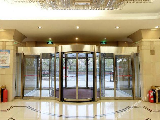 Lu Hong Hotel — фото 3