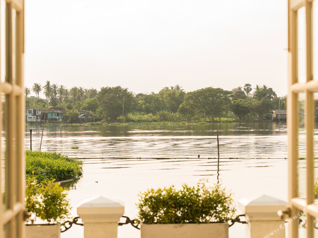 Kalanan Riverside Resort