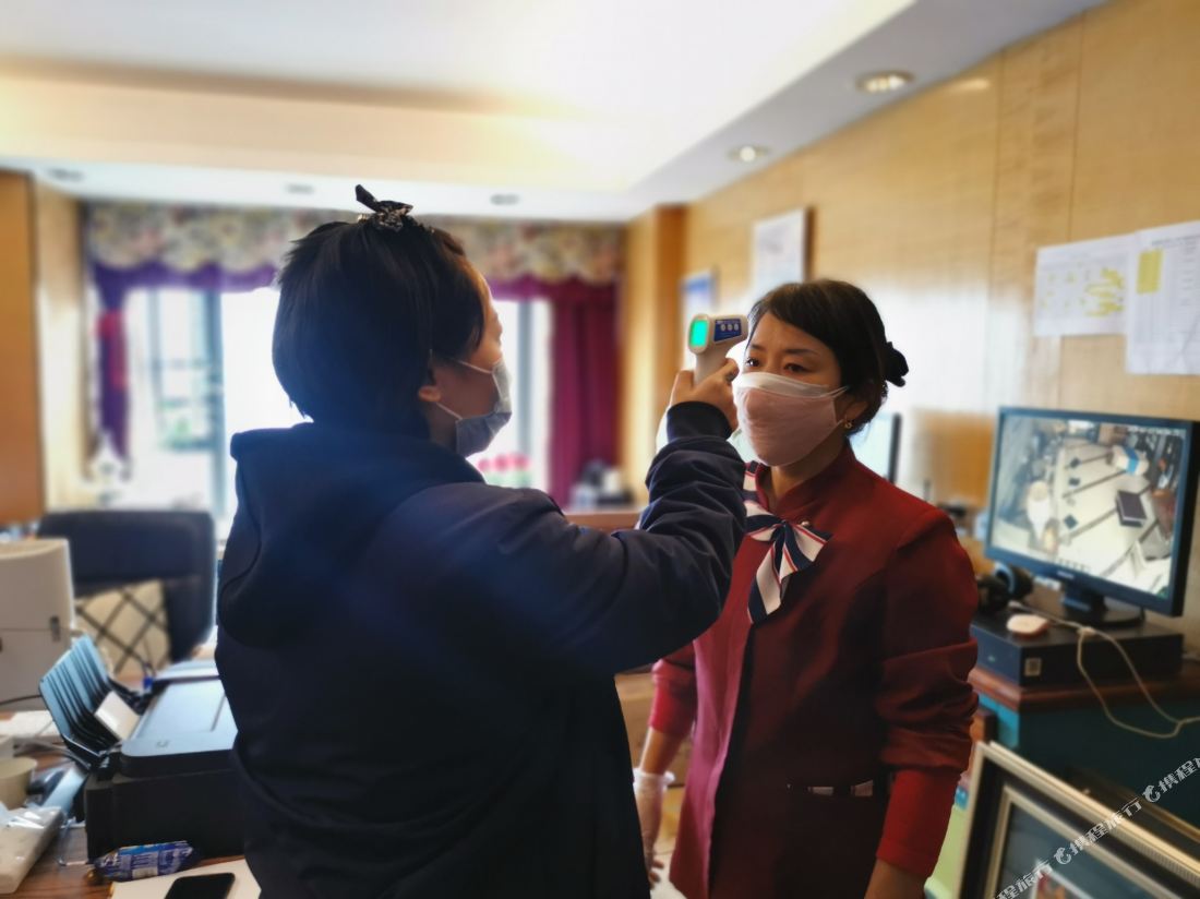 Westcare Hotel (Chengdu South Railway Station)