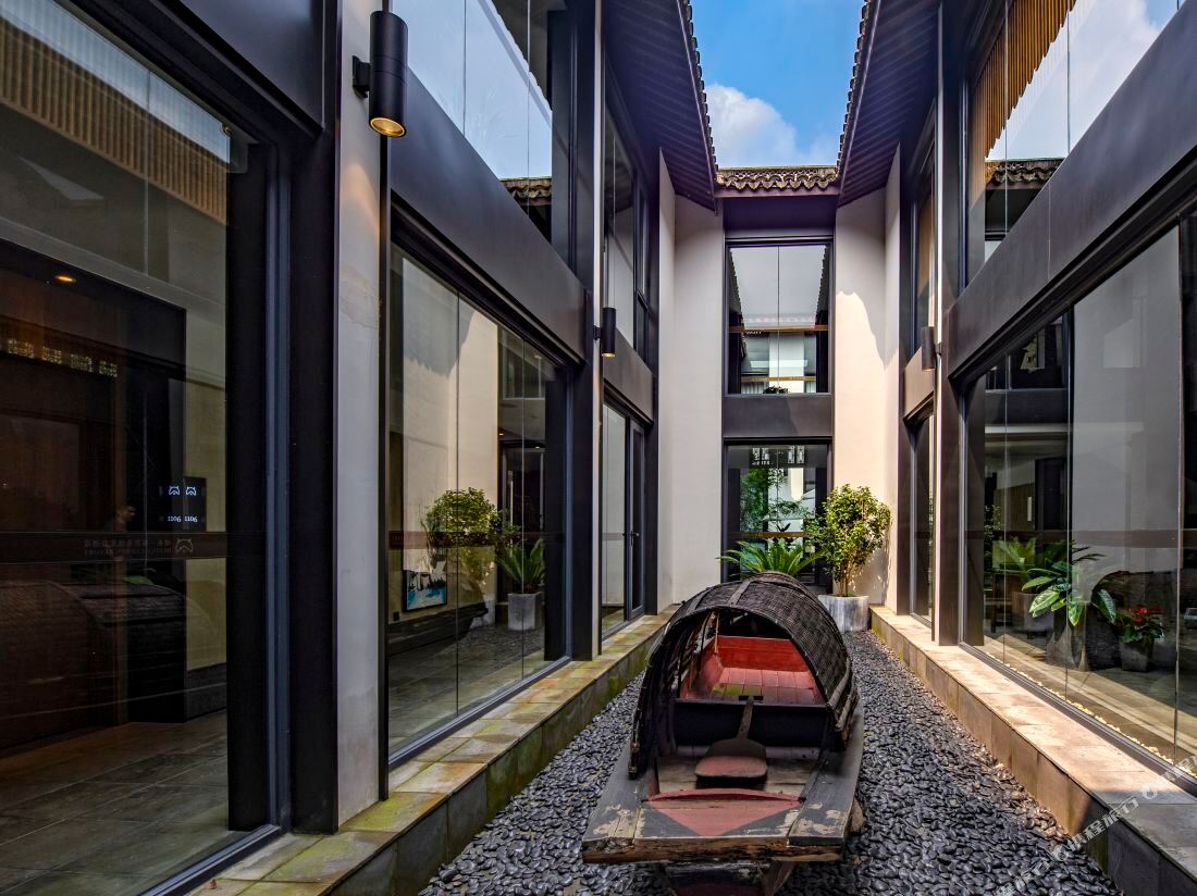 Shaoxing Jianhu·Huanglong Cuili Resort Hotel