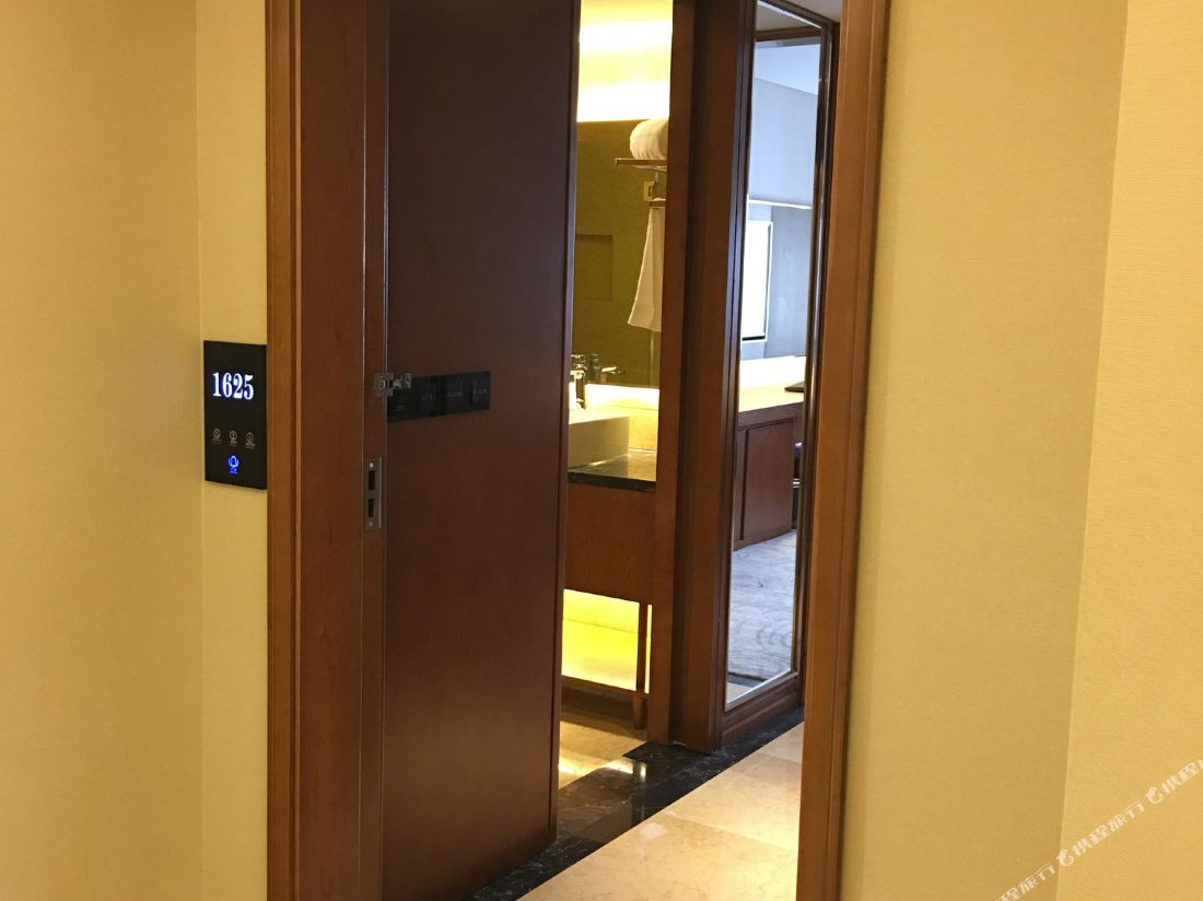 Lanyu Hotel (Chongqing Longtousi North Railway Station)