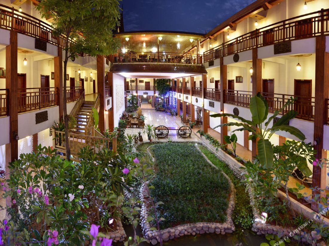 Jinghong Jinyun Inn (Gaozhuang Star Night Market)