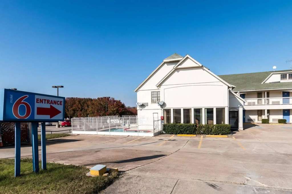 Motel 6 Fort Worth, TX - White Settlement