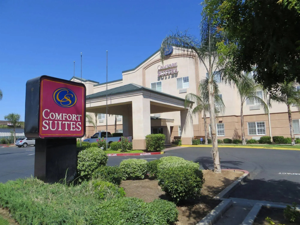 Comfort Suites